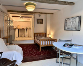 Chambre équipée dans appartement de village